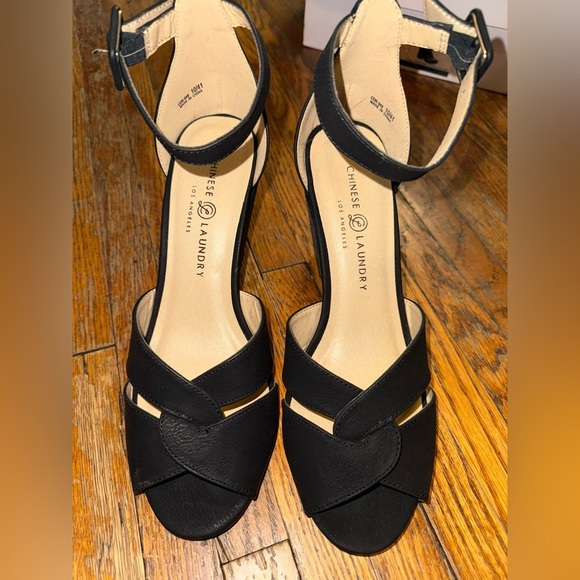 Chinese Laundry Shoes - Chinese Laundry| black wedges size 10